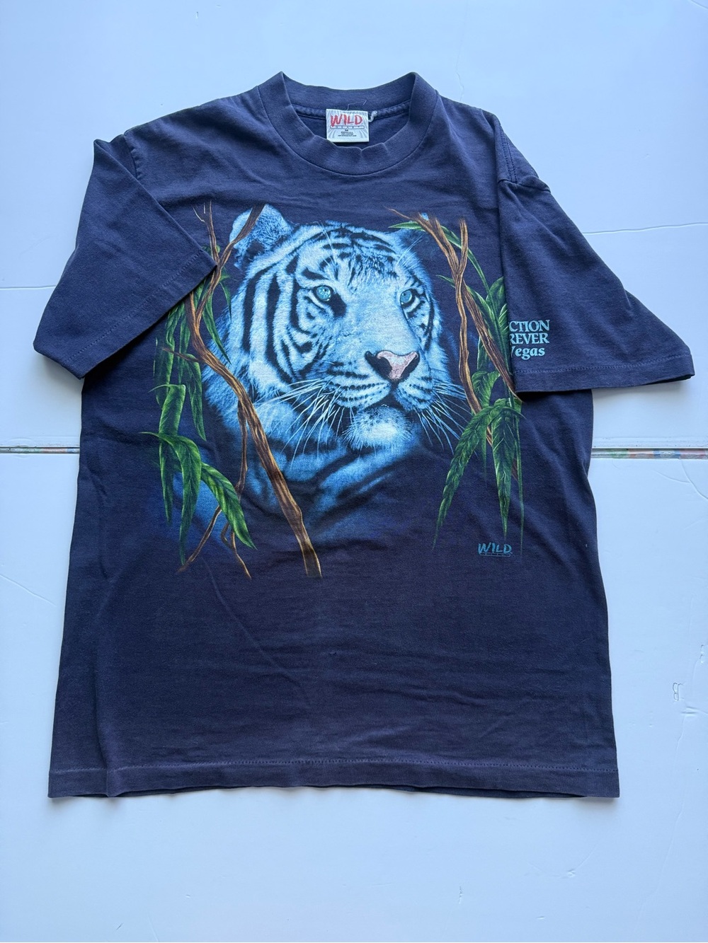Vintage Wild Gear Shirt Mens Medium Las Vegas Single Stitch Tiger Graphic T EUC